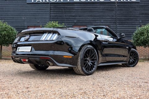 Ford Mustang GT 5.0  V8 MANUAL CABRIOLET 57