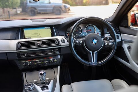 BMW M5 4.4 V8 AUTO 4