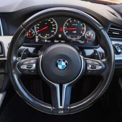 BMW M5 4.4 V8 AUTO 2