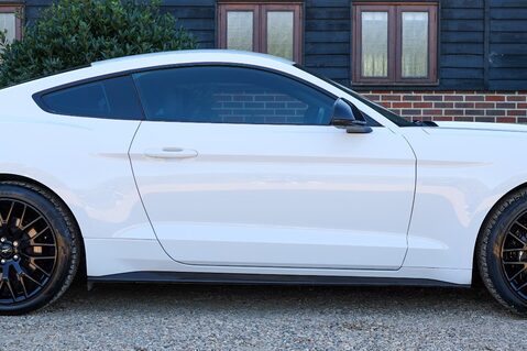 Ford Mustang 2.3 ECOBOOST AUTO 9