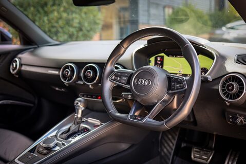 Audi TT S 2.0 TFSI QUATTRO BLACK EDITION S-TRONIC 14