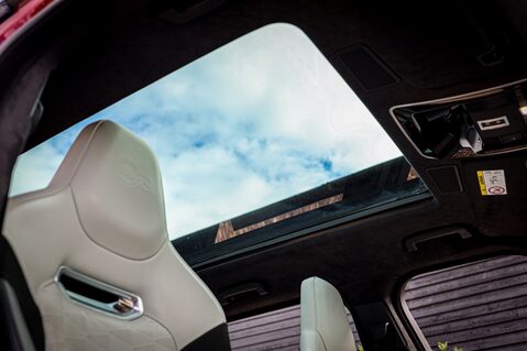 Land Rover Range Rover Sport SVR 5.0 V8 4