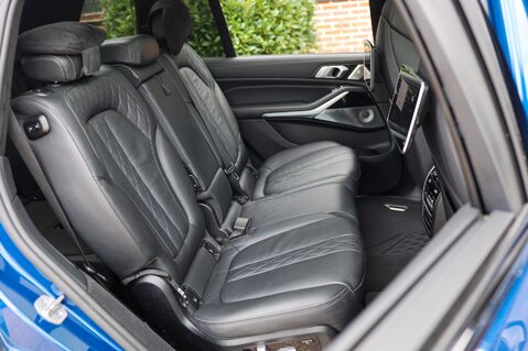BMW X7 M50I 4.4 V8 12