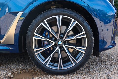 BMW X7 M50I 4.4 V8 10