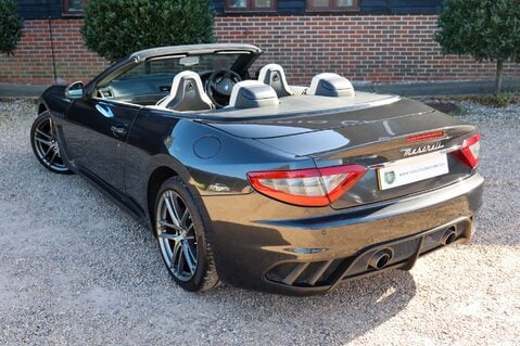 Maserati Grancabrio MC 4.7 V8 55