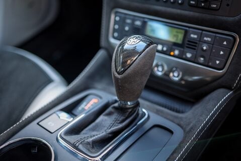 Maserati Grancabrio MC 4.7 V8 22