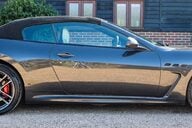 Maserati Grancabrio MC 4.7 V8 11