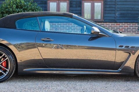 Maserati Grancabrio MC 4.7 V8 11