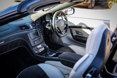 Maserati Grancabrio MC 4.7 V8 4