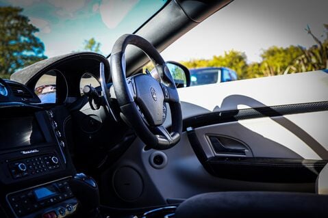 Maserati Grancabrio MC 4.7 V8 14
