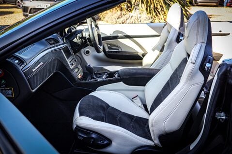Maserati Grancabrio MC 4.7 V8 15