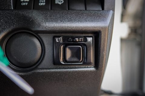 Suzuki Jimny SZ5 1.5 MANUAL 26