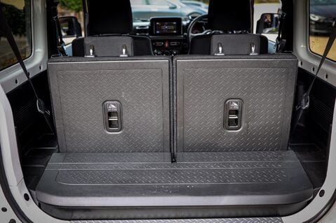 Suzuki Jimny SZ5 1.5 MANUAL 35