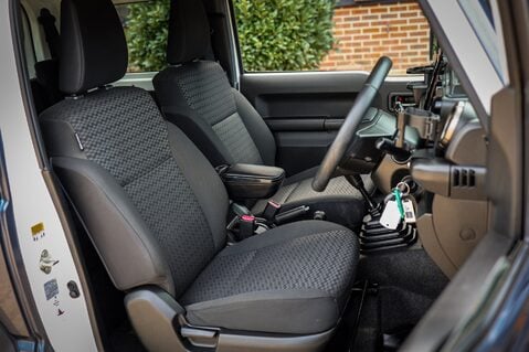 Suzuki Jimny SZ5 1.5 MANUAL 13