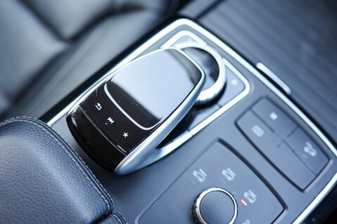 Mercedes-Benz GLE 250D 2.2 4MATIC AMG LINE 31