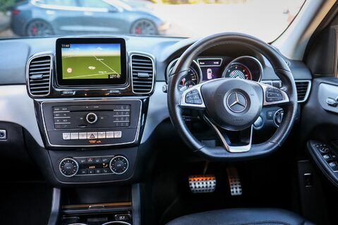 Mercedes-Benz GLE 250D 2.2 4MATIC AMG LINE 3