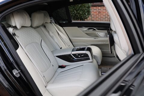 BMW 7 Series M760LI XDRIVE 6.6 V12 51