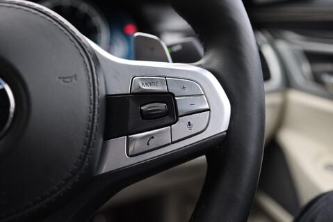 BMW 7 Series M760LI XDRIVE 6.6 V12 39