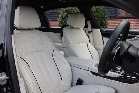 BMW 7 Series M760LI XDRIVE 6.6 V12 50