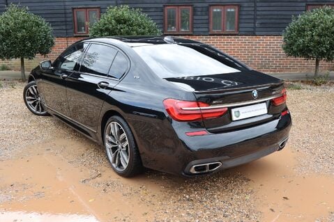 BMW 7 Series M760LI XDRIVE 6.6 V12 77