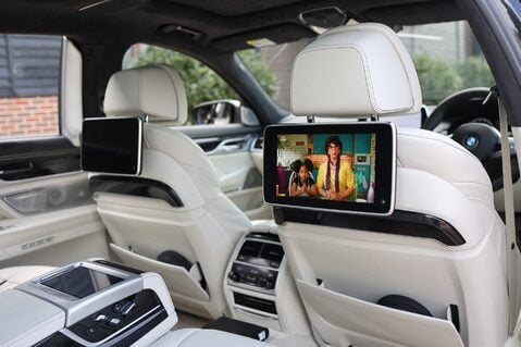 BMW 7 Series M760LI XDRIVE 6.6 V12 52