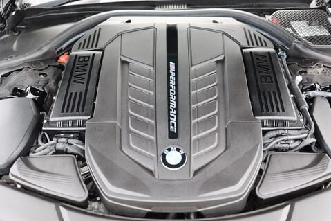 BMW 7 Series M760LI XDRIVE 6.6 V12 72