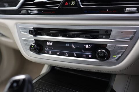 BMW 7 Series M760LI XDRIVE 6.6 V12 25