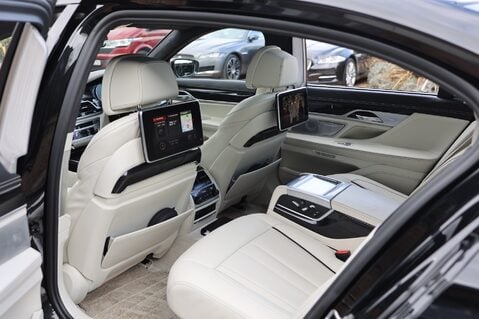 BMW 7 Series M760LI XDRIVE 6.6 V12 4