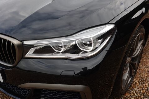 BMW 7 Series M760LI XDRIVE 6.6 V12 63