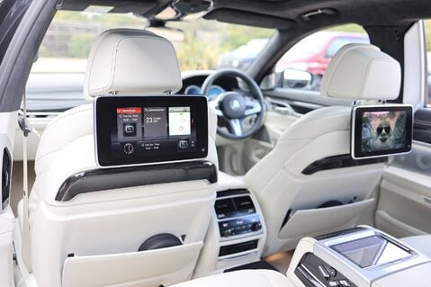 BMW 7 Series M760LI XDRIVE 6.6 V12 15