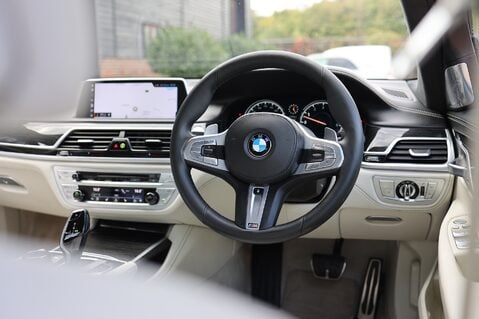 BMW 7 Series M760LI XDRIVE 6.6 V12 42