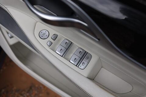 BMW 7 Series M760LI XDRIVE 6.6 V12 18