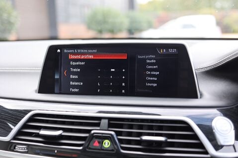 BMW 7 Series M760LI XDRIVE 6.6 V12 22