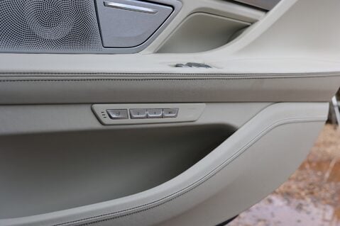 BMW 7 Series M760LI XDRIVE 6.6 V12 59