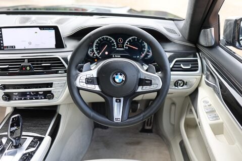 BMW 7 Series M760LI XDRIVE 6.6 V12 28