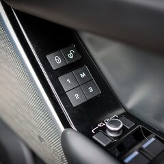 Land Rover Range Rover Velar D300 3.0 R-Dynamic HSE Auto 2