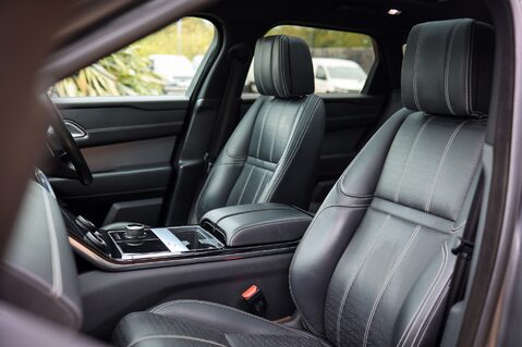 Land Rover Range Rover Velar D300 3.0 R-Dynamic HSE Auto 40