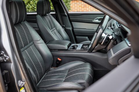 Land Rover Range Rover Velar D300 3.0 R-Dynamic HSE Auto 3