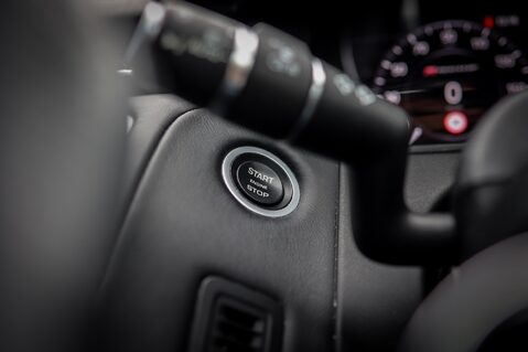 Land Rover Range Rover Velar D300 3.0 R-Dynamic HSE Auto 33