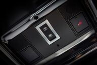 Land Rover Range Rover Velar D300 3.0 R-Dynamic HSE Auto 32