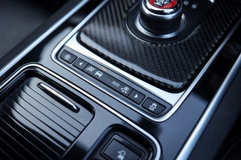 Jaguar XF 2.0 D R-SPORT 25