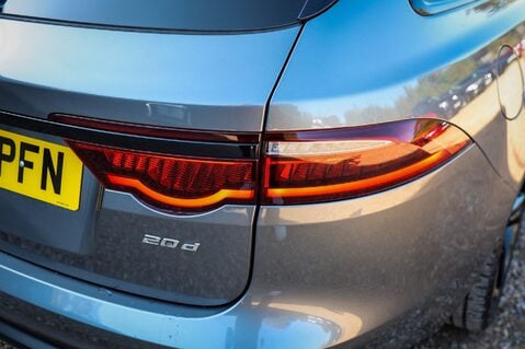 Jaguar XF 2.0 D R-SPORT 35