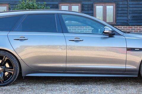 Jaguar XF 2.0 D R-SPORT 9