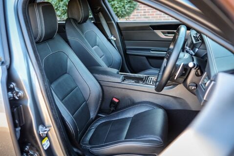 Jaguar XF 2.0 D R-SPORT 3