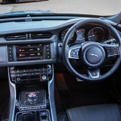 Jaguar XF 2.0 D R-SPORT 1