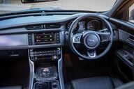 Jaguar XF 2.0 D R-SPORT 12