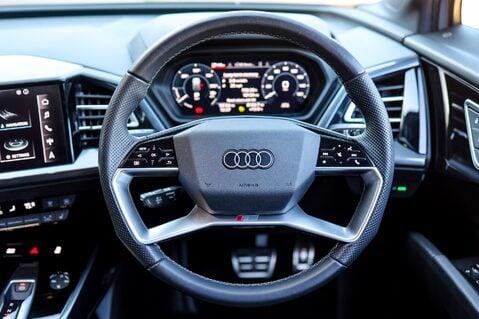 Audi Q4 E-Tron S LINE EV 14