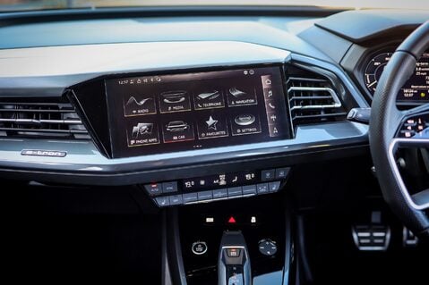 Audi Q4 E-Tron S LINE EV 16