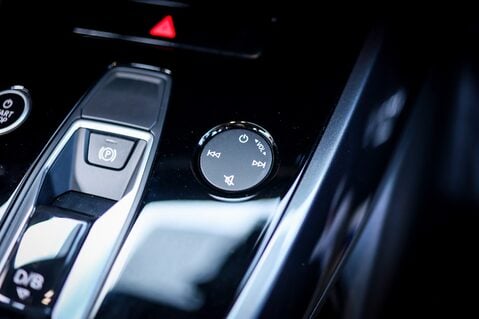 Audi Q4 E-Tron S LINE EV 24