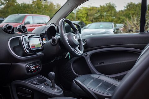 Smart Fortwo Cabrio EQ PRIME PREMIUM EV 13